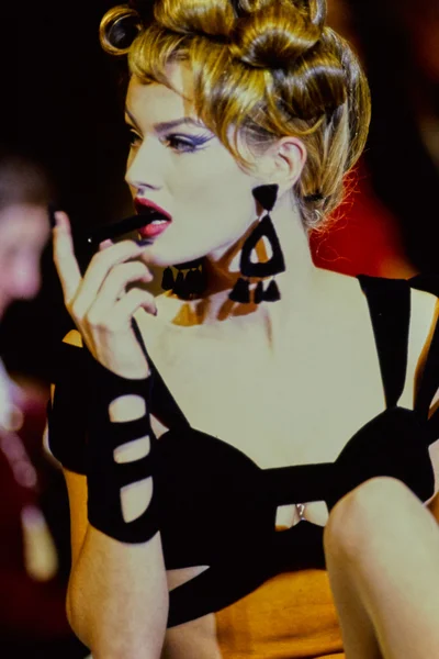 Look 16